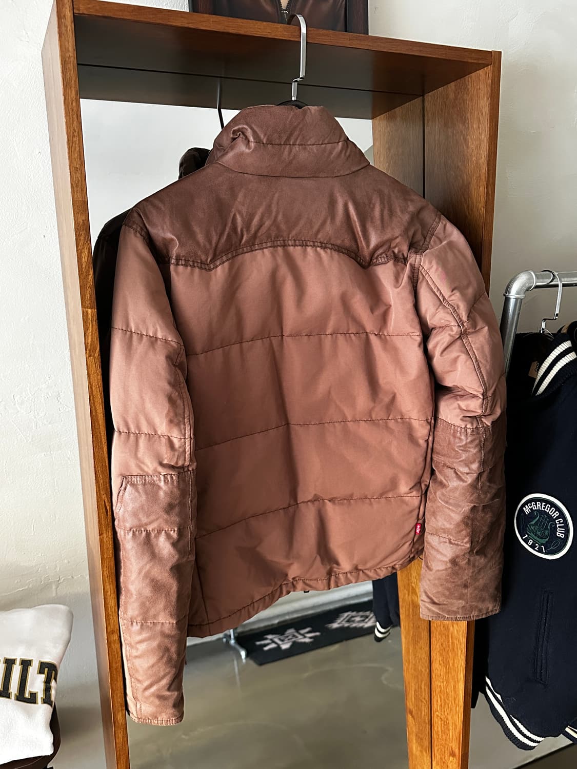 Levis 리바이스 레더 패치 덕다운 푸퍼 패딩자켓 상품이미지3