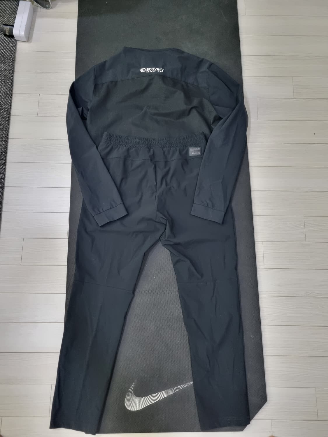 [세트/100] 디스커버리 익스페디션 트레이닝 셋업 (블랙) 상품이미지4