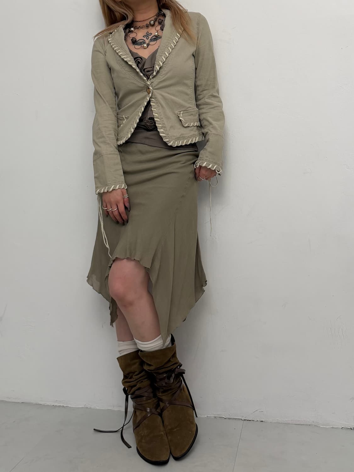 카키 언발 스커트  상품이미지1