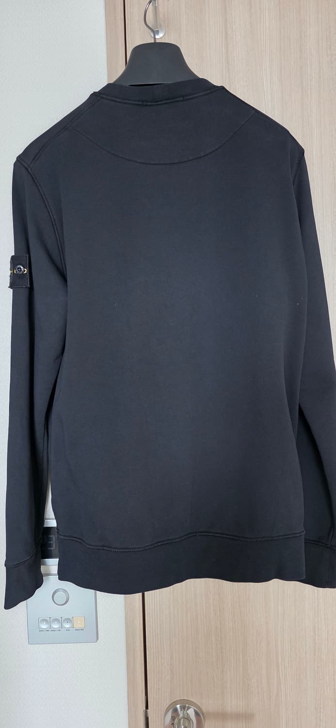 스톤아일랜드 블랙 맨투맨 상품이미지2