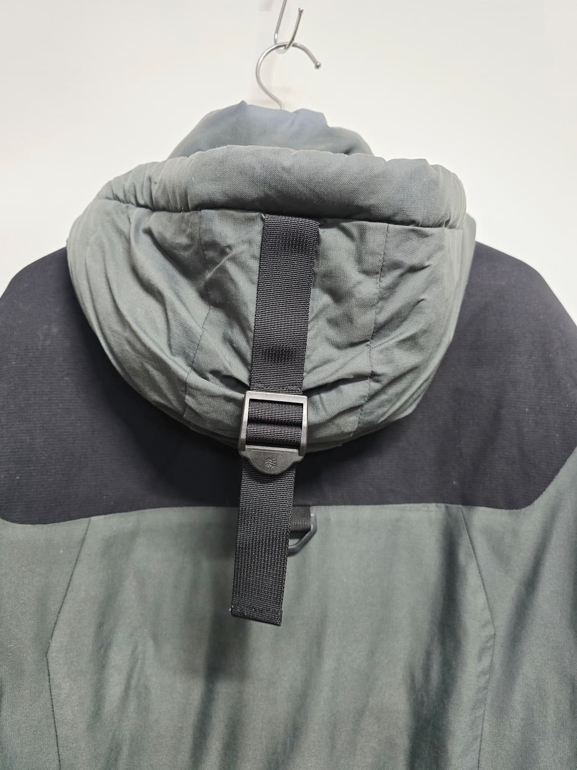 코오롱 후드 구스다운패딩점퍼 블랙/카키 상품이미지6