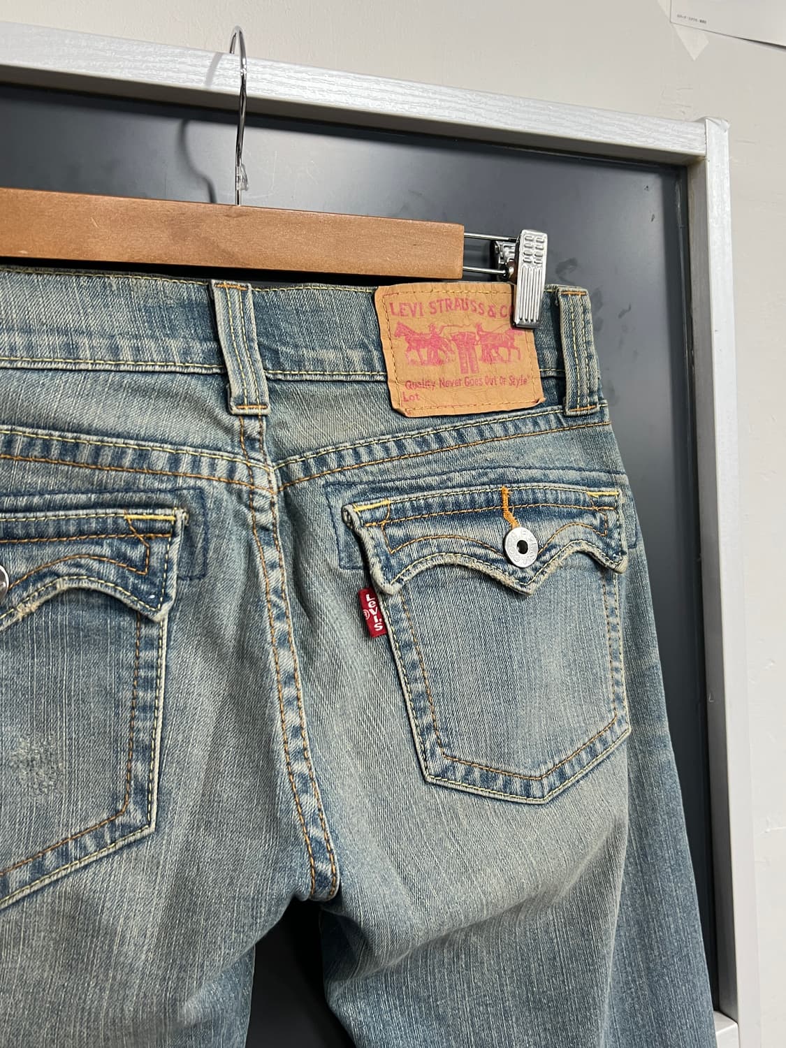 Levis 리바이스 504 슬러치 나팔핏 부츠컷 데님 팬츠 상품이미지2