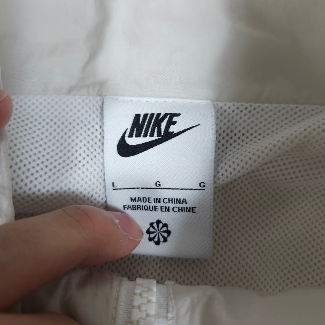 나이키 빅스우시 화이트 바람막이  상품이미지4