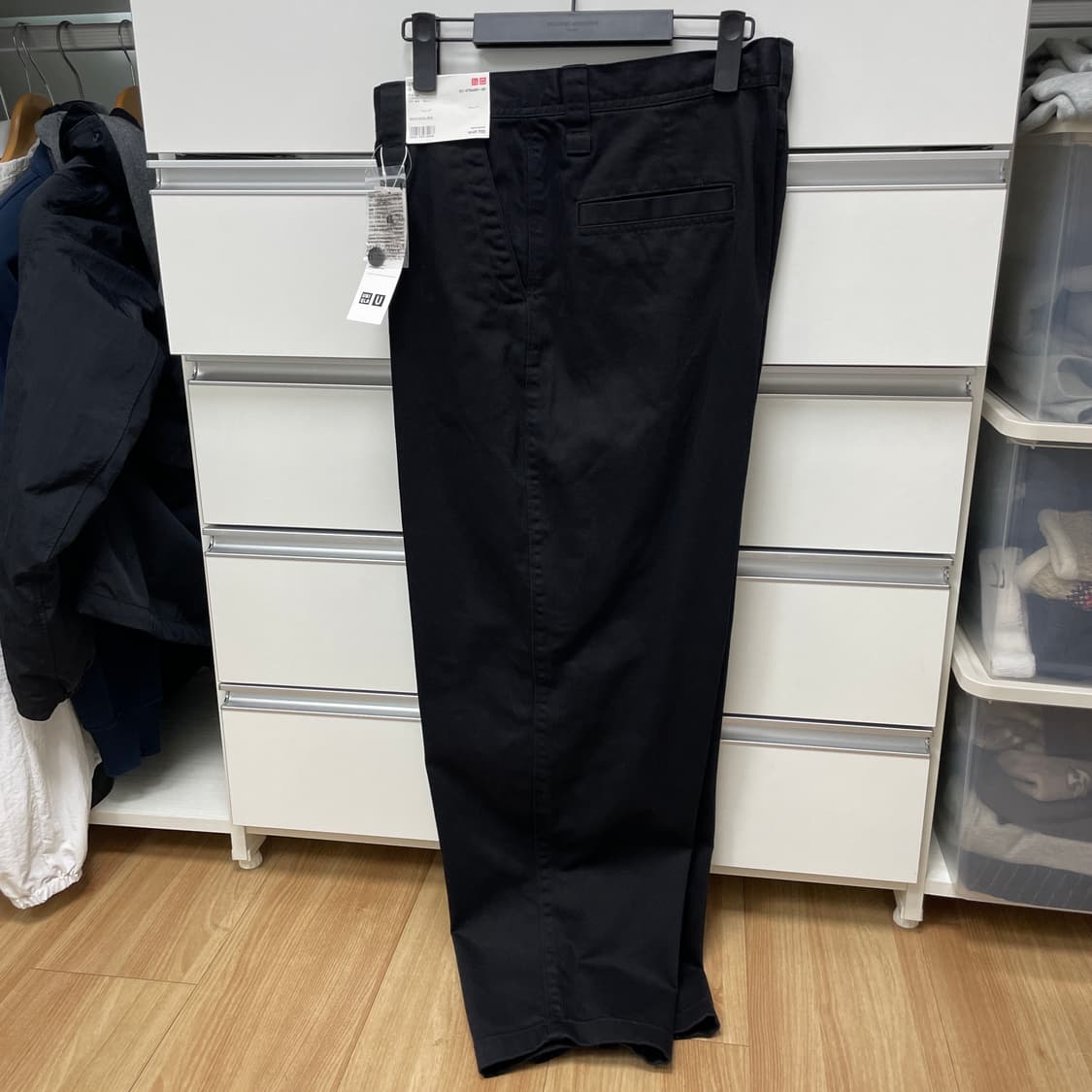 유니클로 와이드핏치노팬츠 블랙(88) 상품이미지1