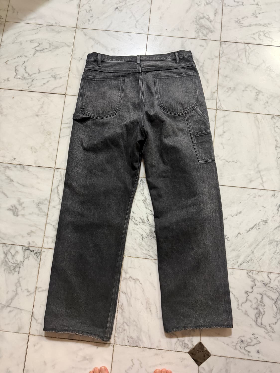 [4] 오라리 24FW 페이디드 헤비 데님 페인터 포켓 팬츠 잉크블랙 상품이미지1