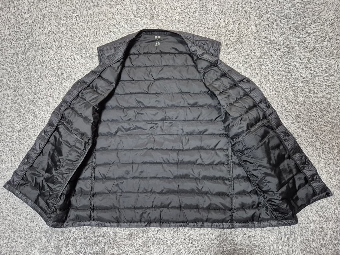 유니클로 남성 경량 패딩 조끼 XL 상품이미지5