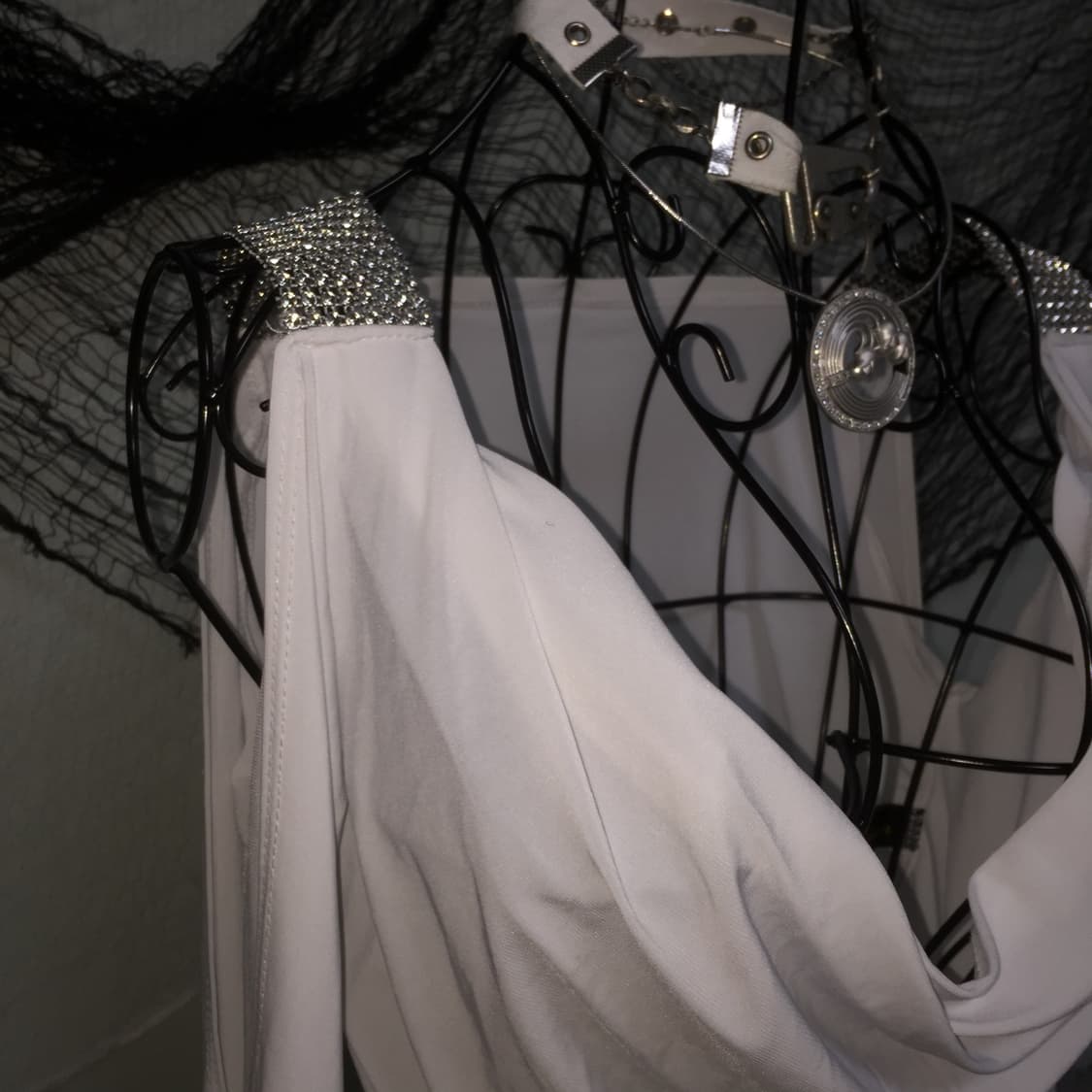 white cubic drape layered Top 상품이미지2