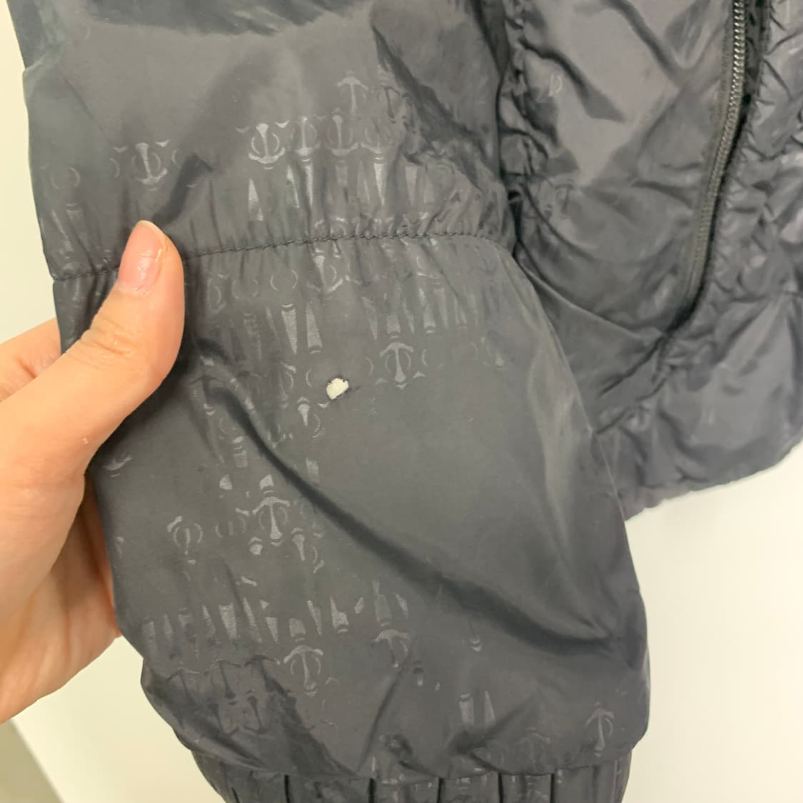 노스페이스 자수로고 윈드 경량 패딩 상품이미지8