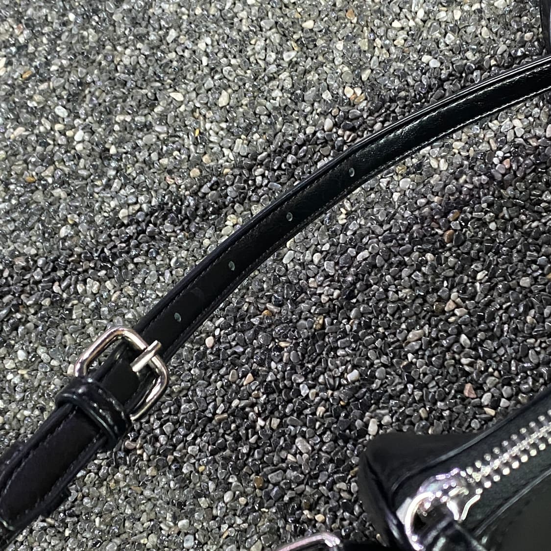 마뗑킴 버클 스트랩 블랙 숄더백 B4377 상품이미지4