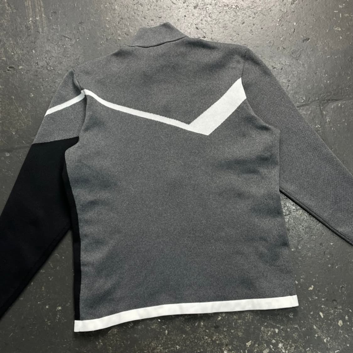 100 데상트 골프 니트집업  상품이미지5