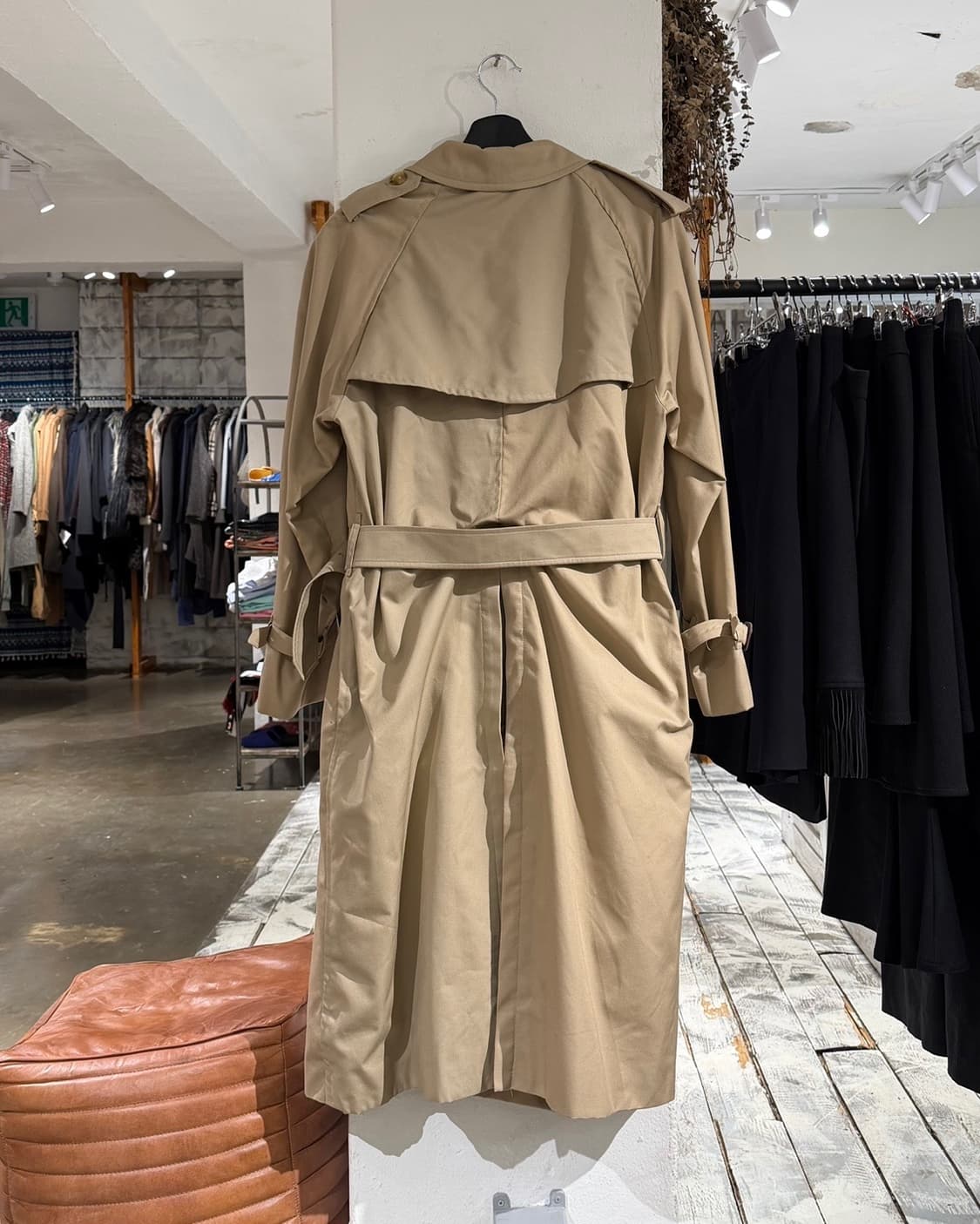 버버리 베이지 벨티드 더블 트렌치코트 상품이미지7