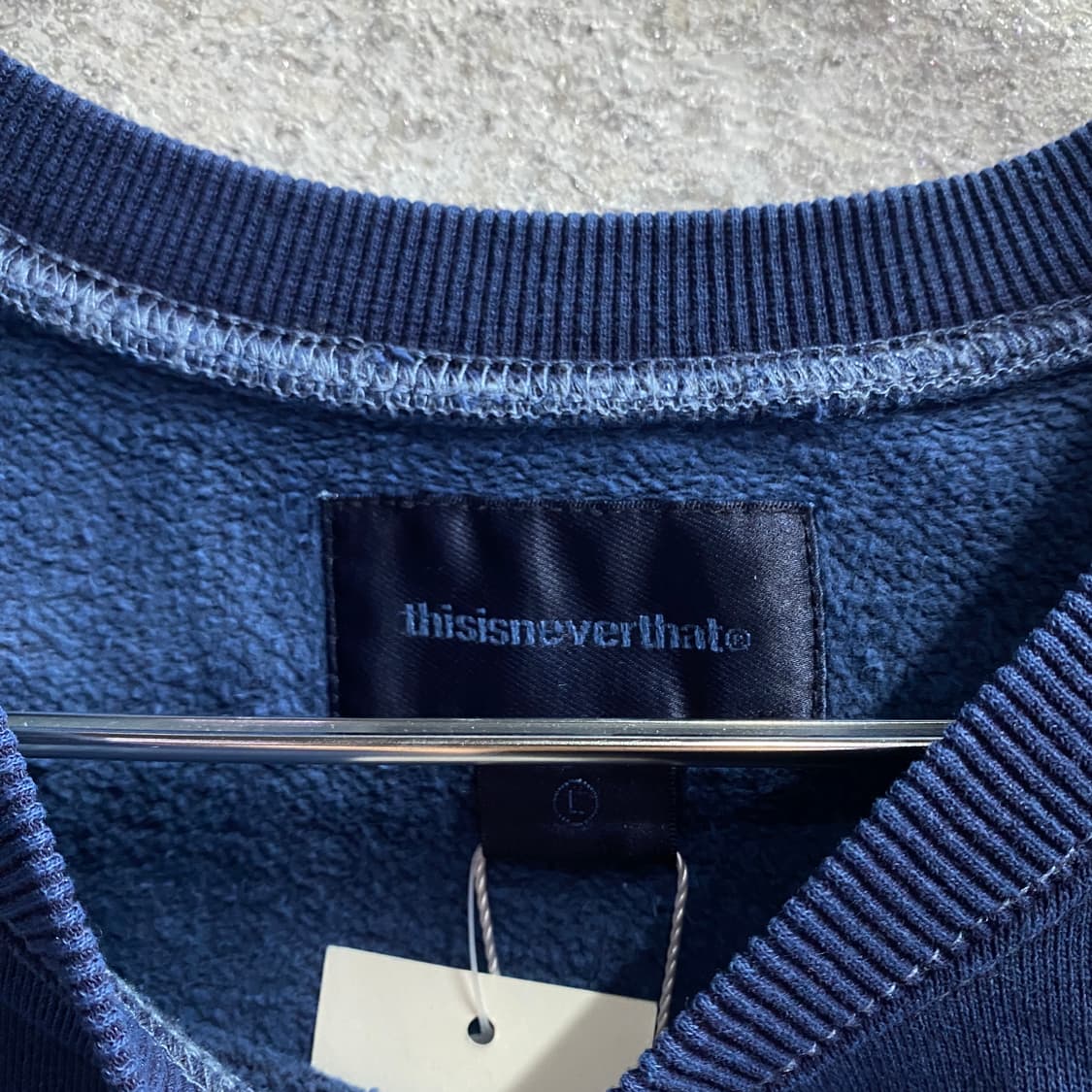 디스이즈네버댓 빅로고 네이비 맨투맨 B3202 상품이미지4