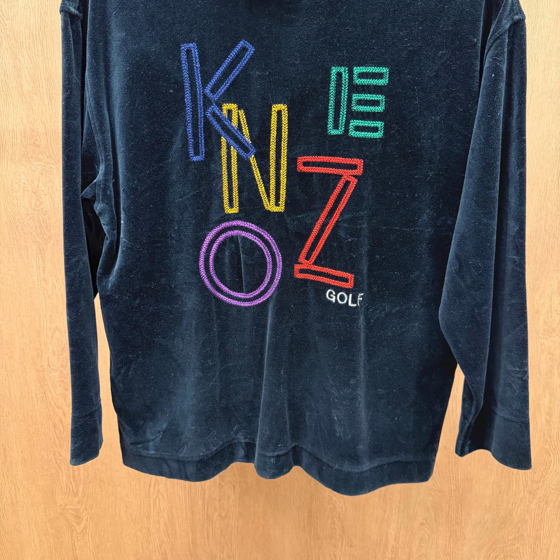 겐조 골프 하프넥 긴팔 티셔츠 로고 자수 디테일 레귤러핏 블랙 상품이미지5