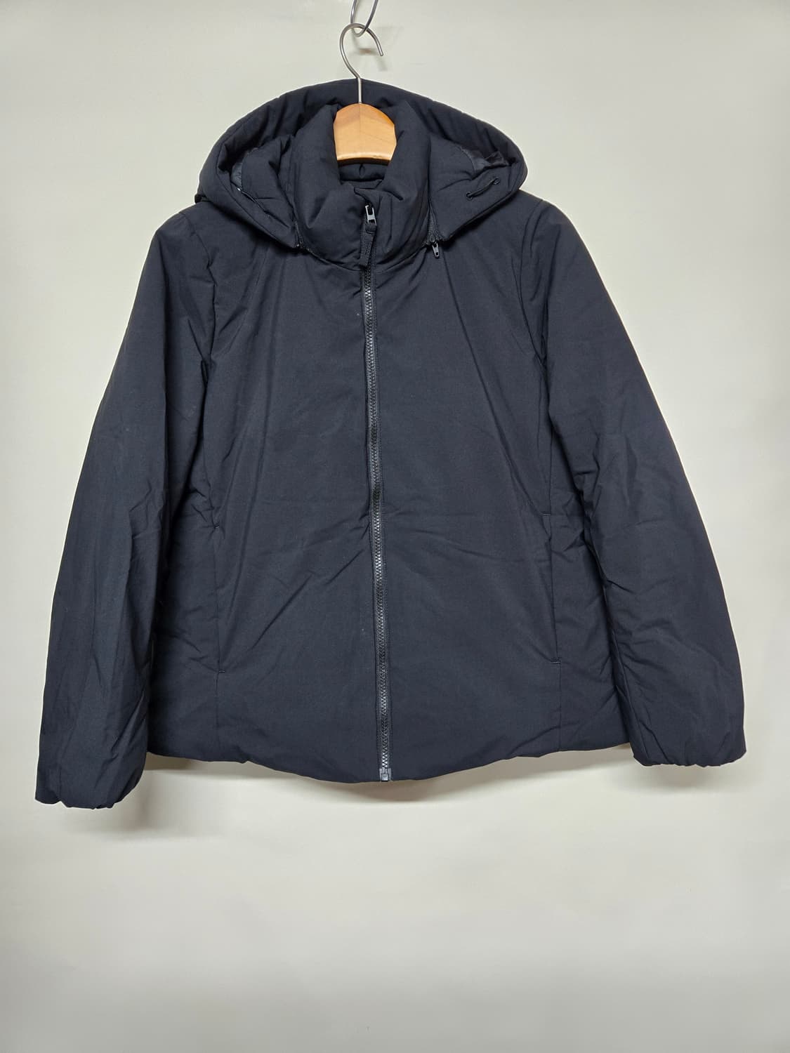 유니클로 심리스 후드 패딩 점퍼여 L 상품이미지1