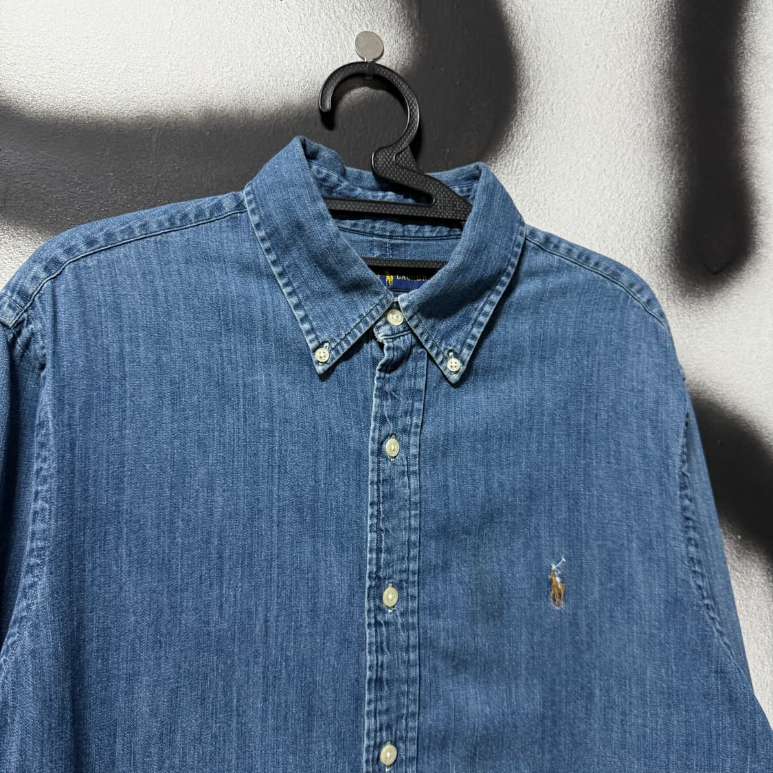 폴로 랄프로렌 슬림핏 브라운 포니 진청 데님 셔츠 상품이미지3