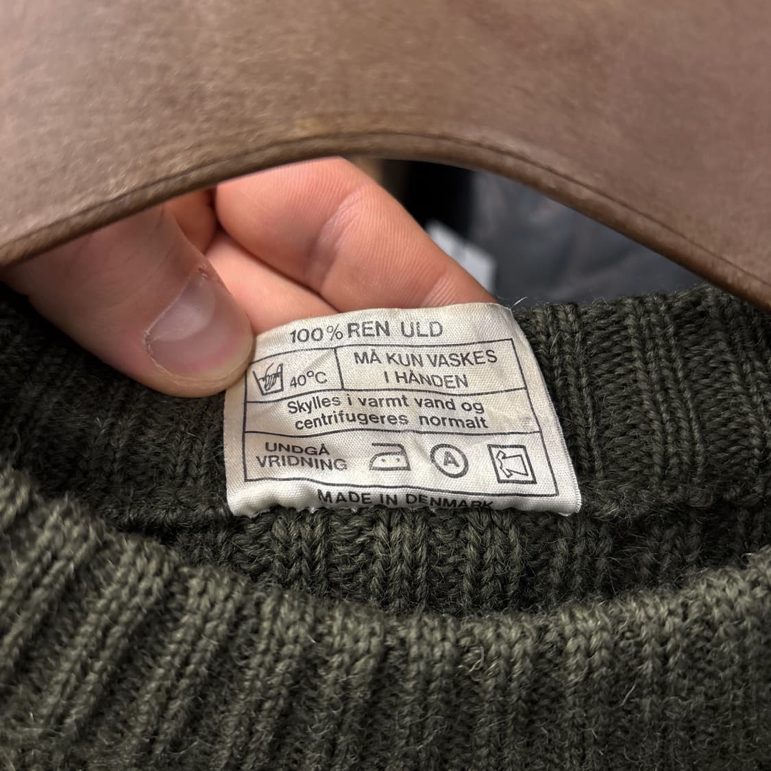 코만도 밀리터리니트 퓨어울 스웨터 암패치 견장 올리브 N315 상품이미지9