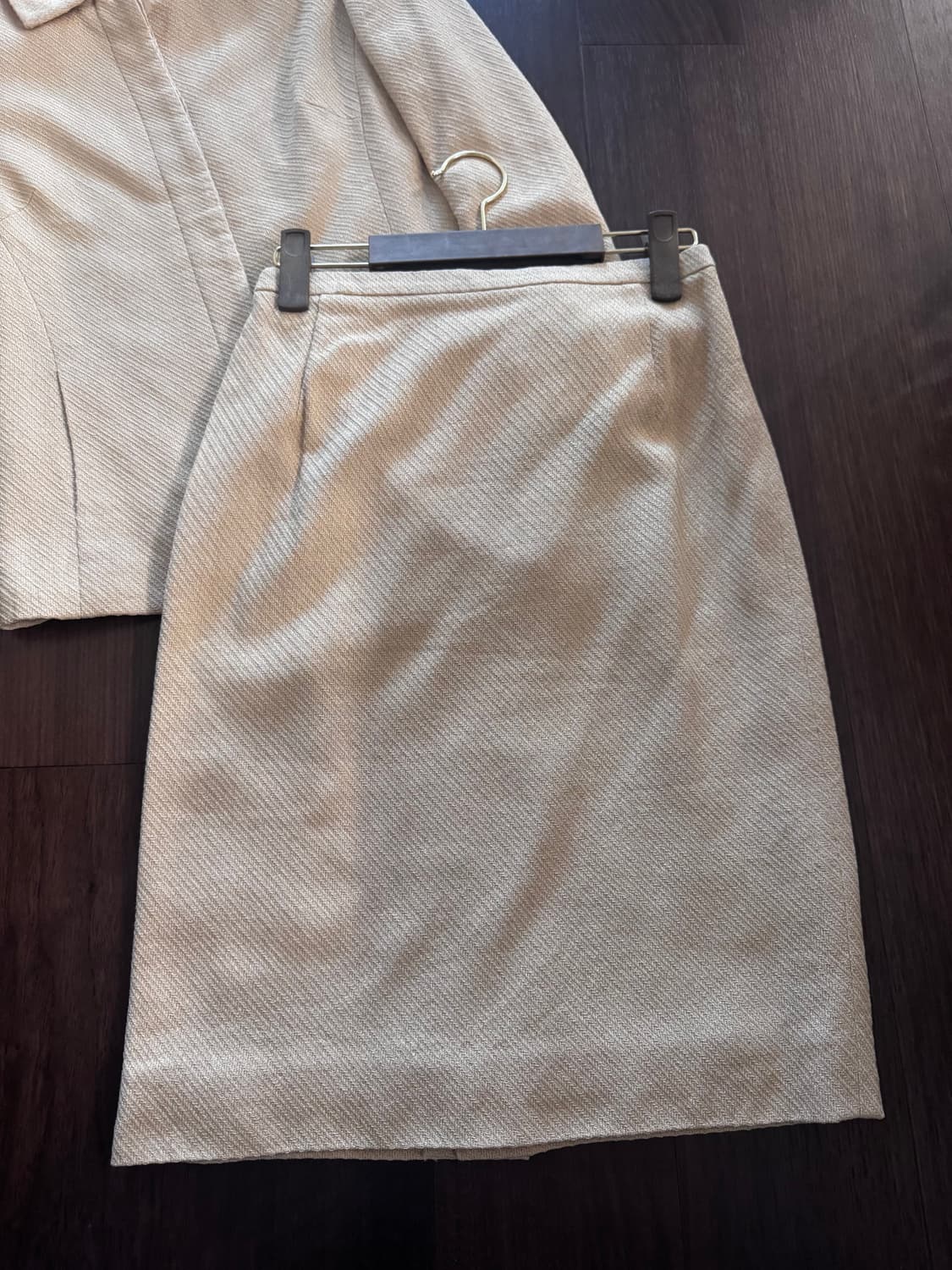 버버리 샌드베이지 스커트 투피스 정장 셋업 상품이미지7