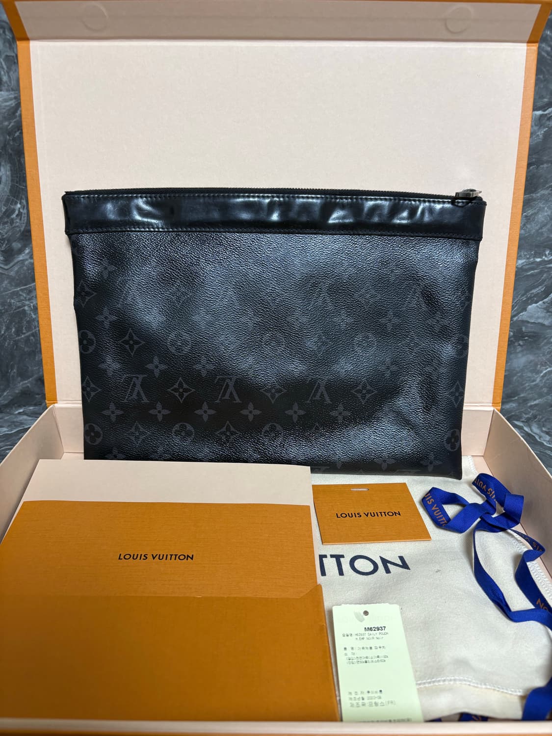 루이비통 포쉐트 아폴로 클러치 상품이미지2