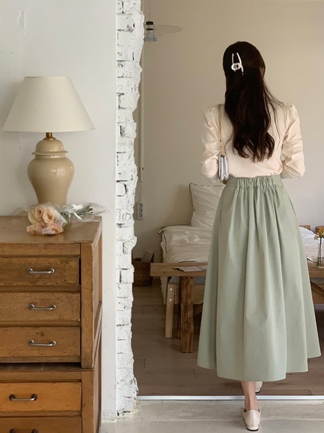 미사용)아뜨랑스)벨라 플레어 주름 롱스커트 (연베이지) 상품이미지2