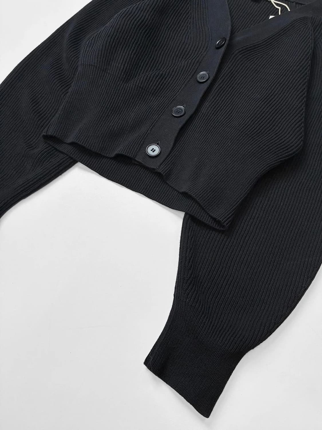 코스 COS 릴랙스드 핏 크롭 니트 카디건 PN5234 상품이미지3