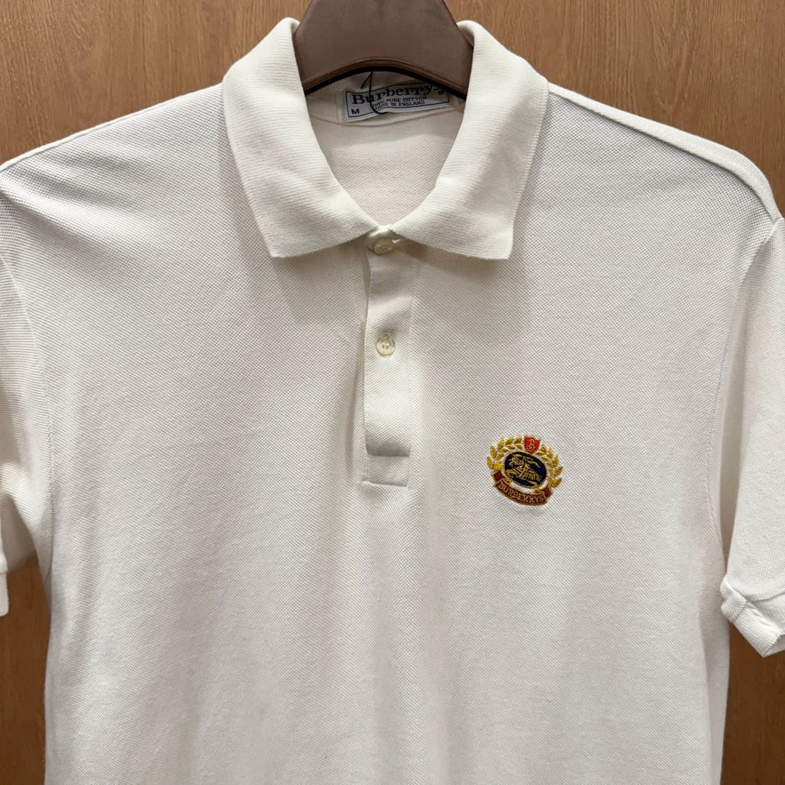 버버리 클래식 크레스트 자수 로고 피케 반팔 카라티 화이트 상품이미지4