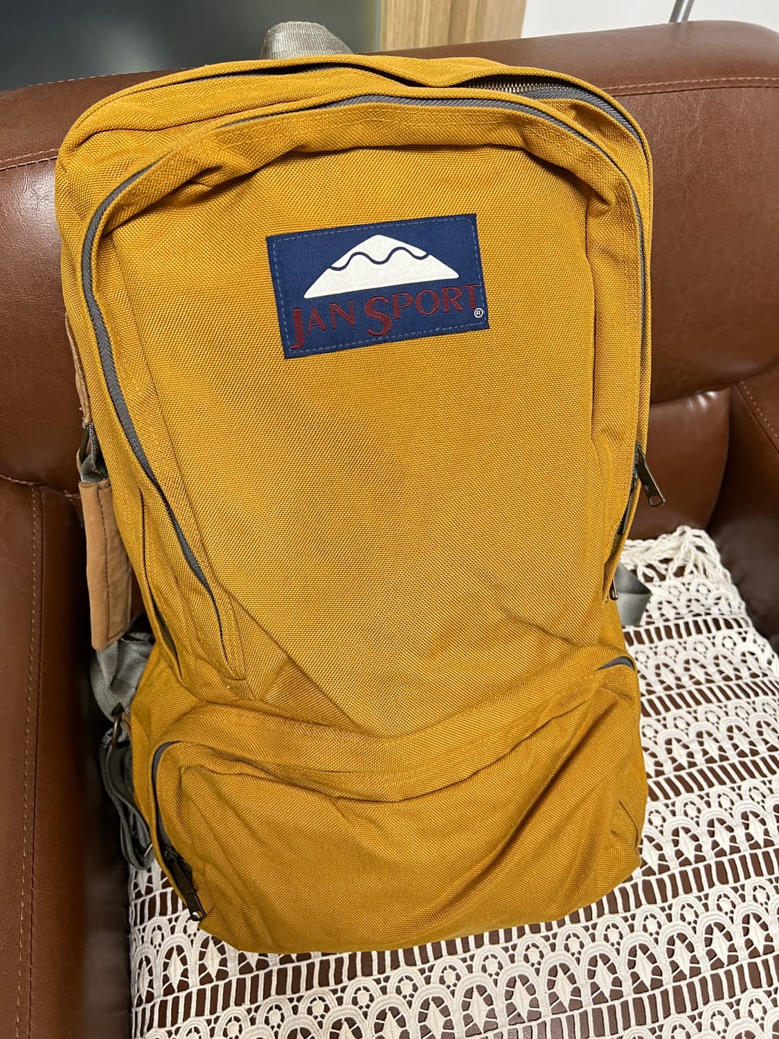 잔스포츠 머스타드 백팩  상품이미지2