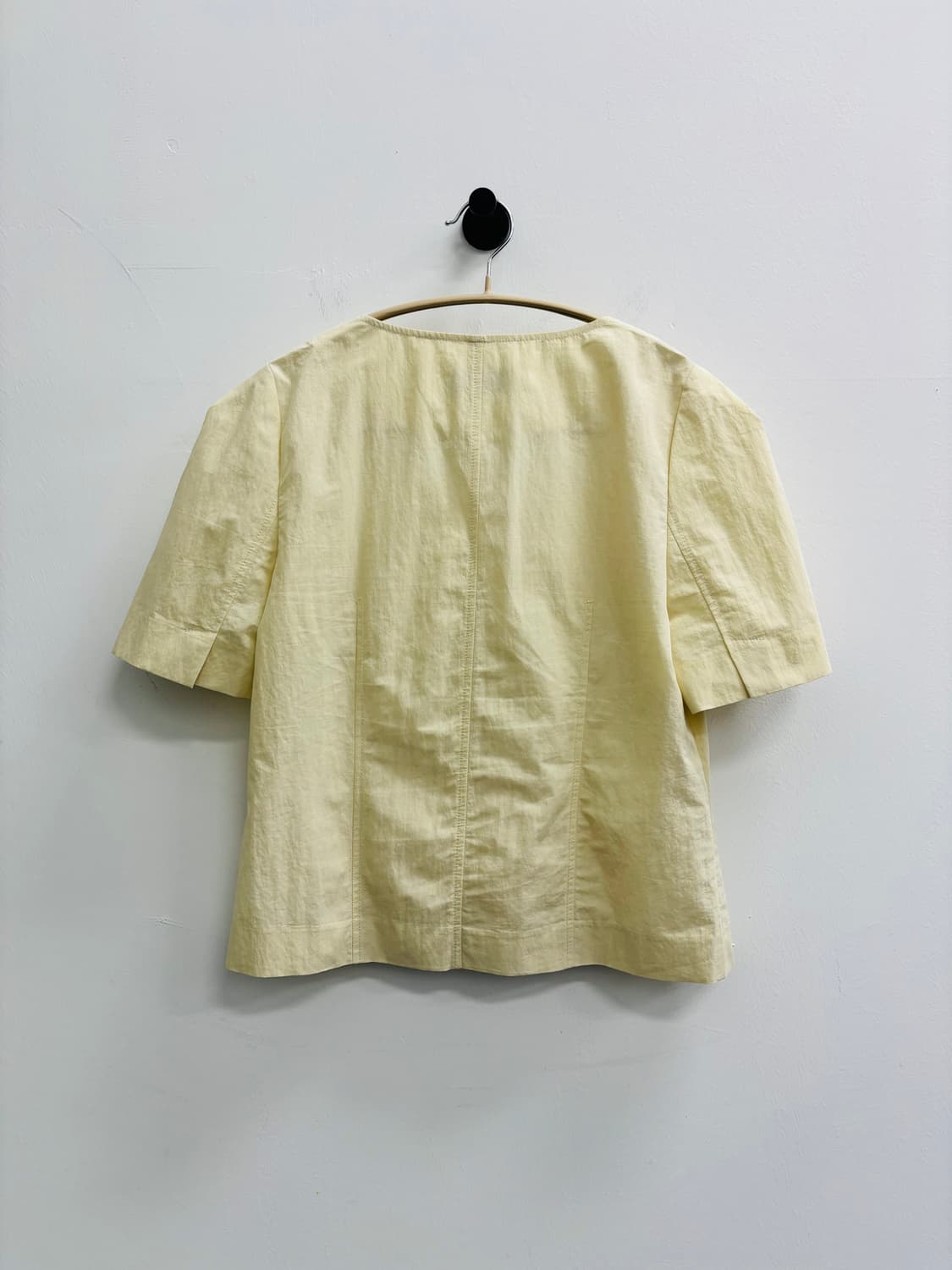 구호 플러스(kuho plus) 스퀘어 넥 퍼프 슬리브 블라우스 레몬 상품이미지3