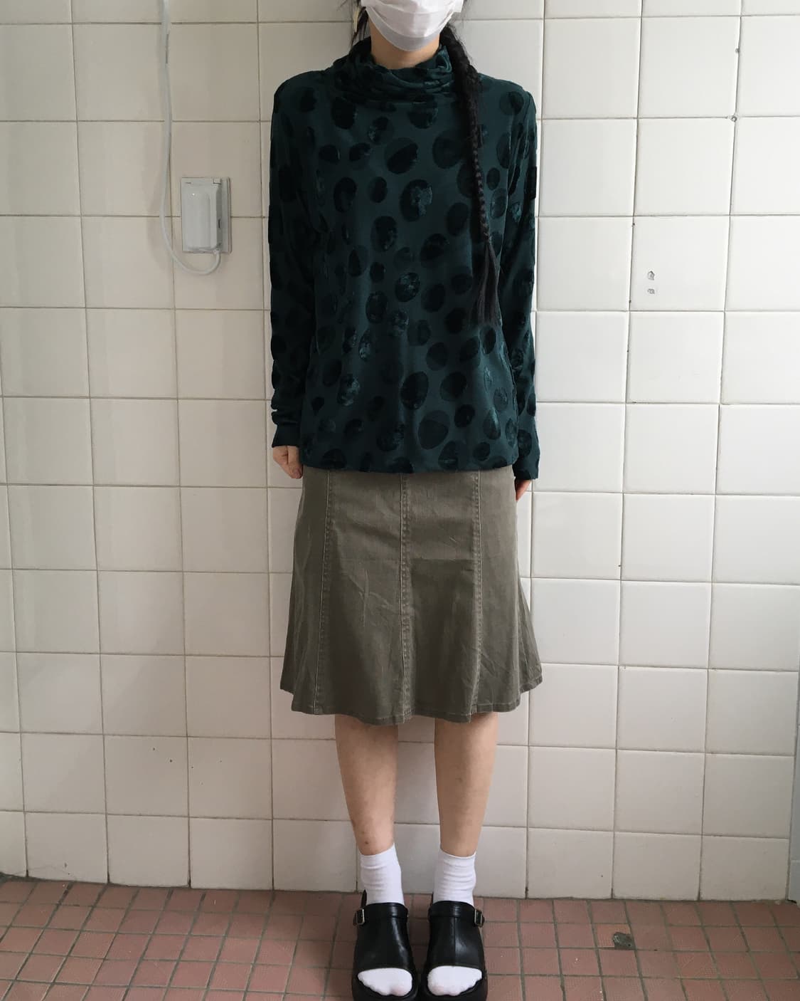 Dot pattern high neck sleeve 상품이미지1