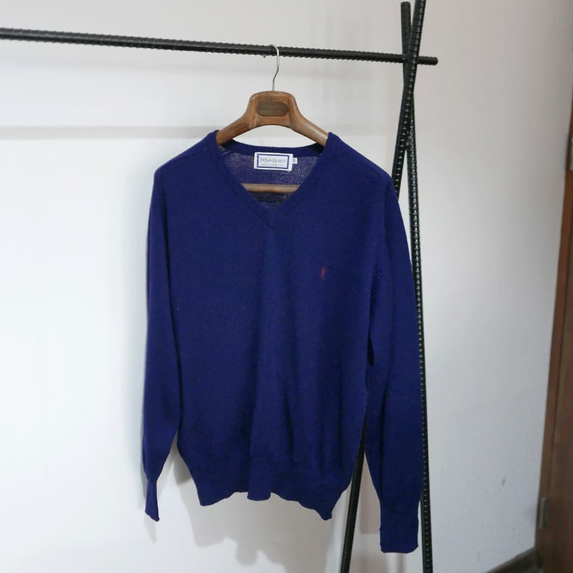 YSL 빈티지 브이넥 니트 상품이미지1