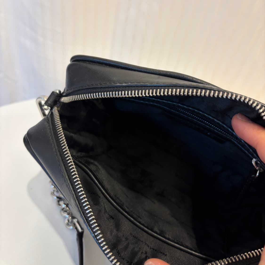 정품 마이클코어스 태슬 크로스백     상품이미지9