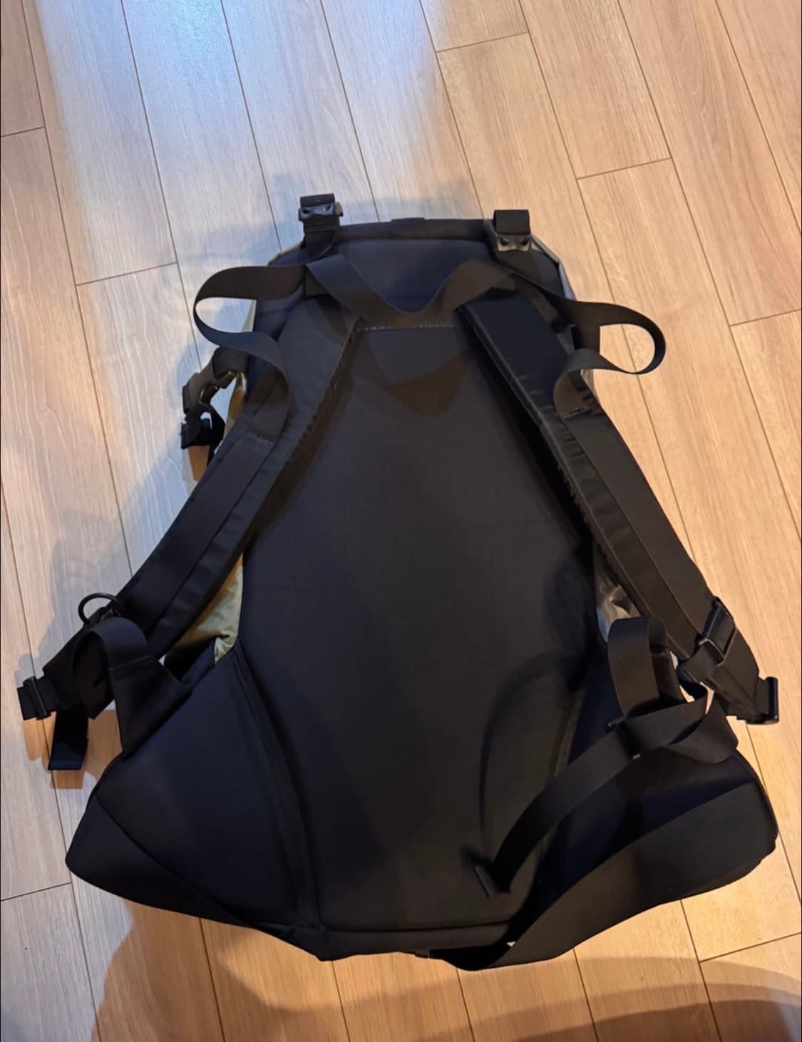 아크테릭스x빔즈 -세브링25 크레이지 패턴 백팩 상품이미지3