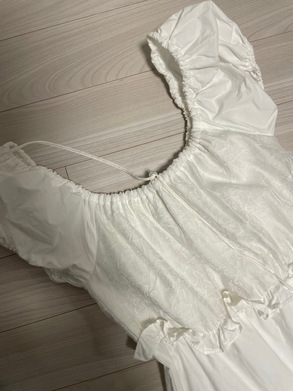 프레클 화이트 러플 롱 드레스 상품이미지3