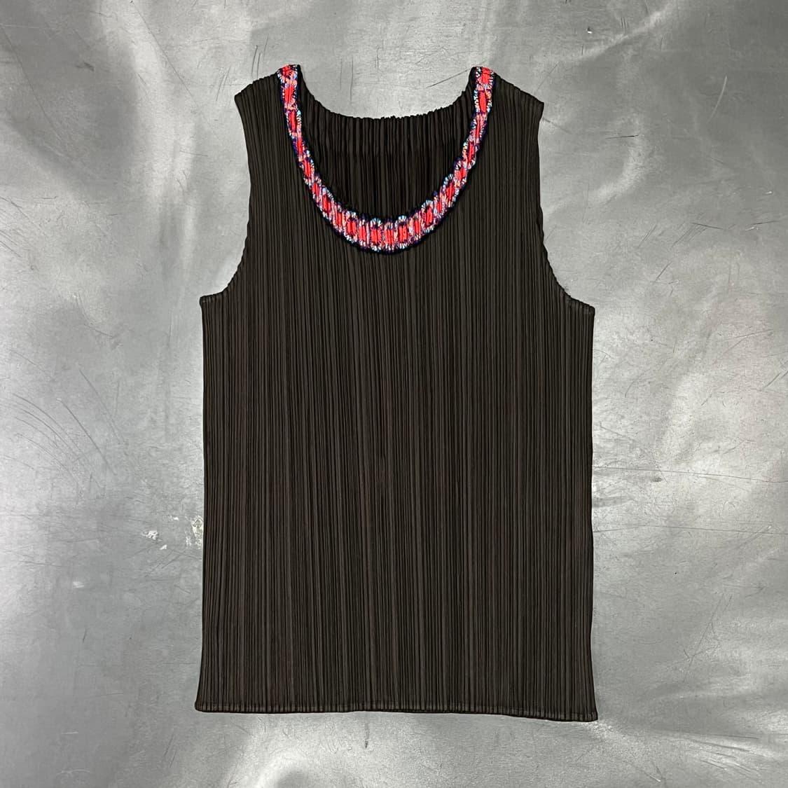  플리츠플리즈 플라워 넥 베스트 y14555 상품이미지1