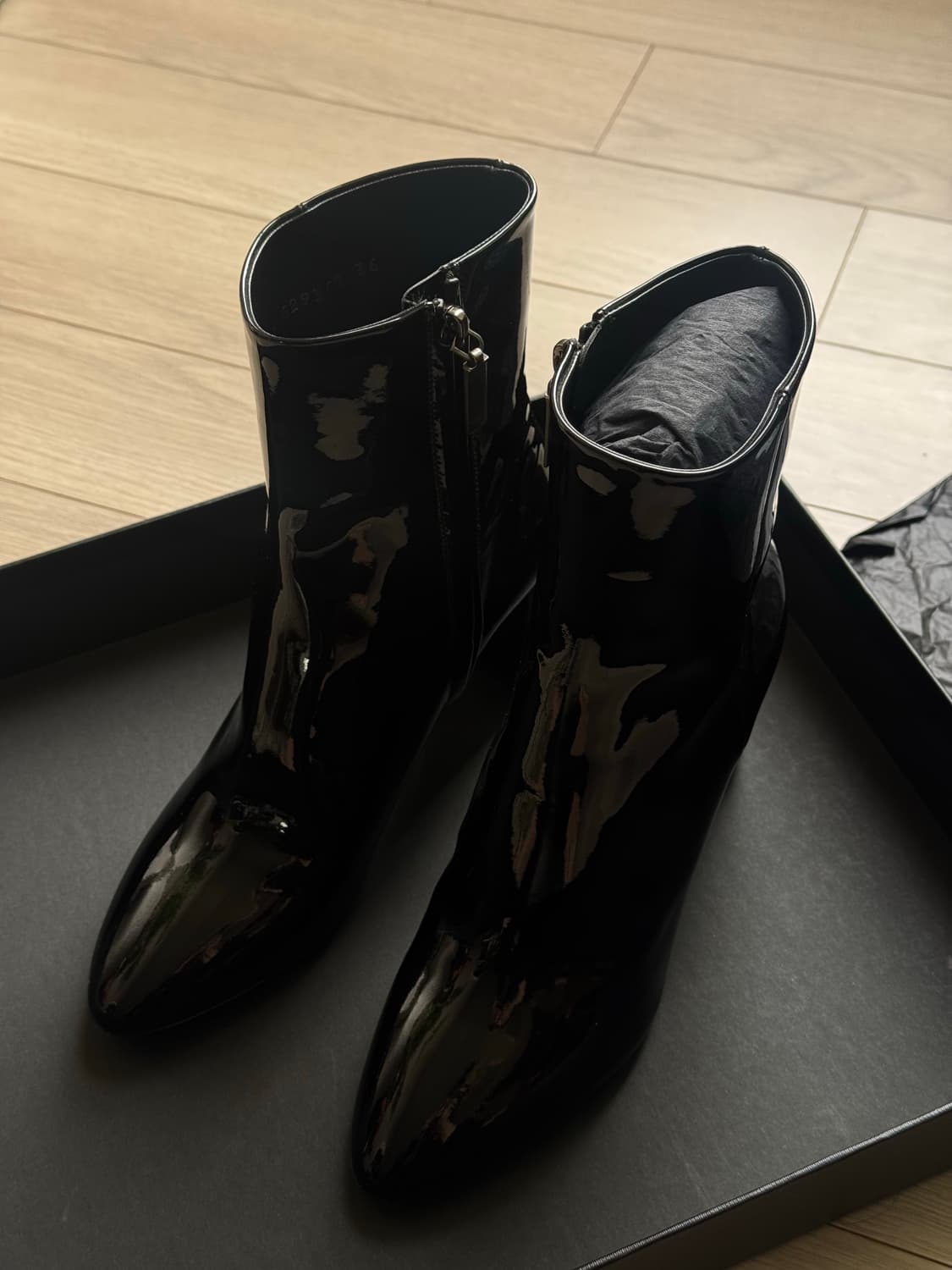 생로랑 블랙 페이던트 힐부츠 상품이미지2