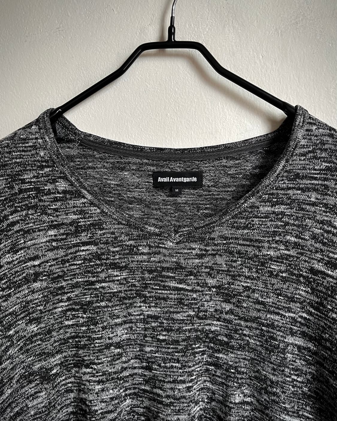 Avail Avantgarde Wide V-Neck Gray Knit 상품이미지4