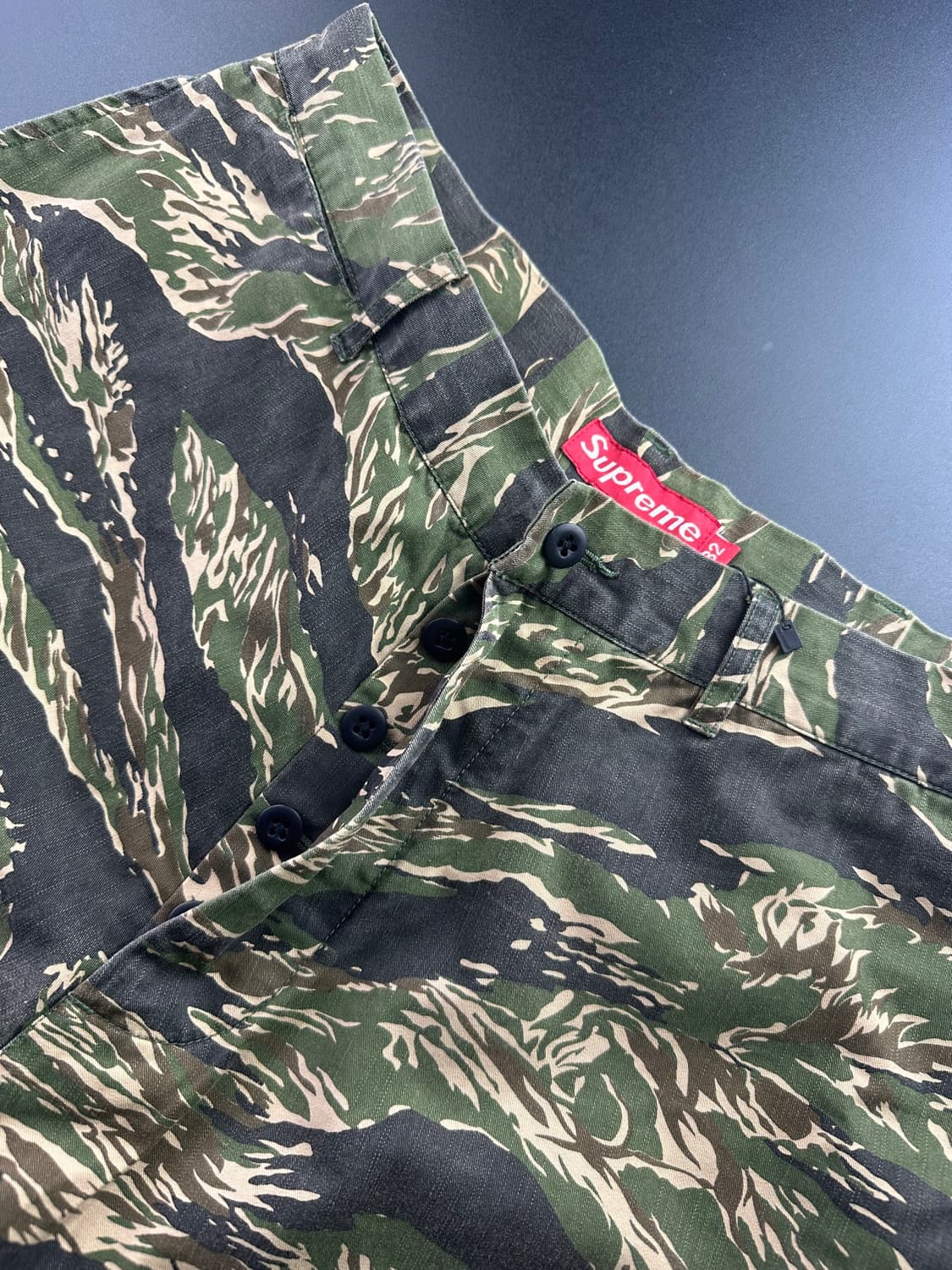 Supreme tiger camo chino shorts 상품이미지3