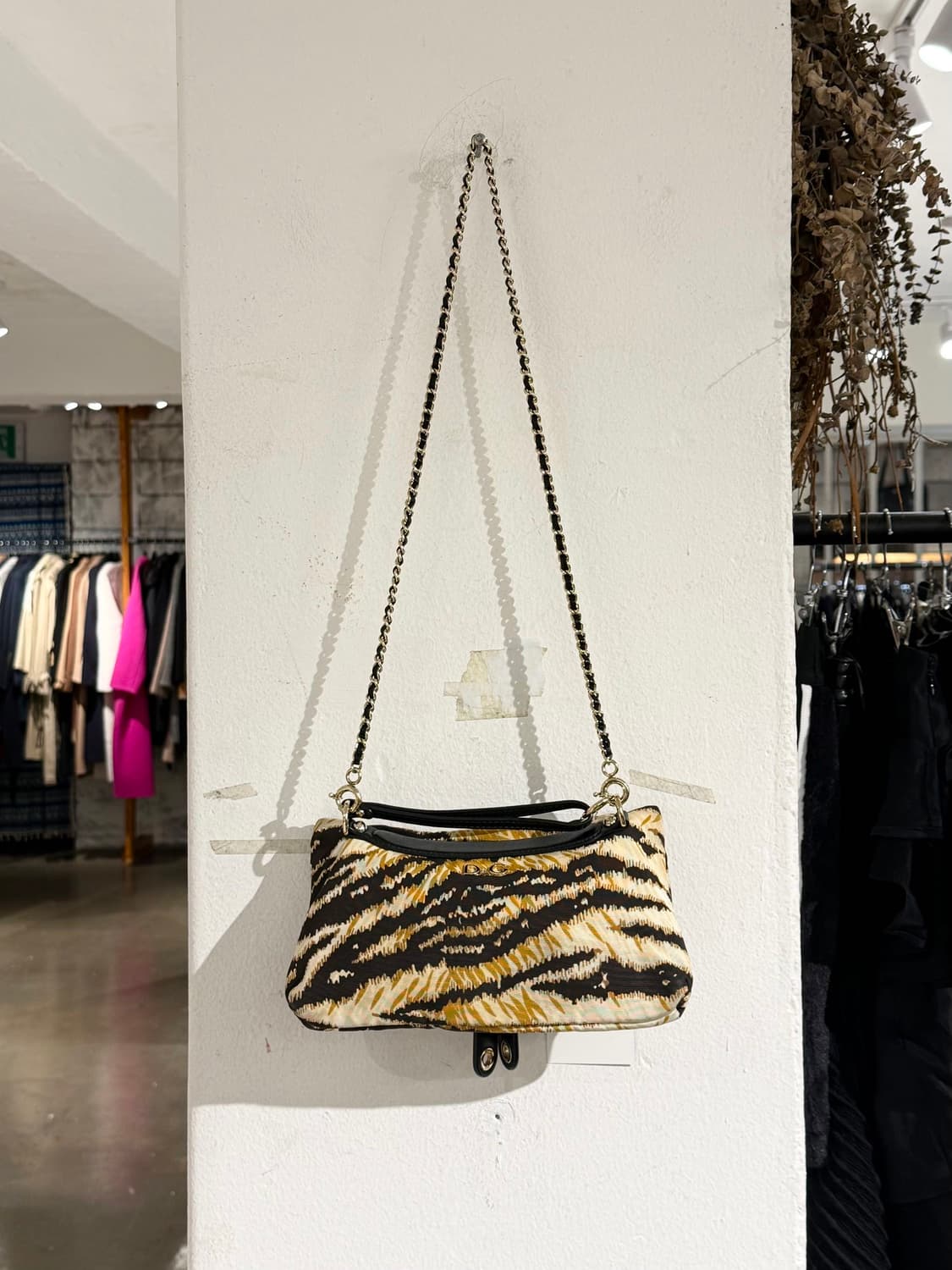 돌체앤가바나 타이거 그래픽 미니 체인 백 상품이미지5