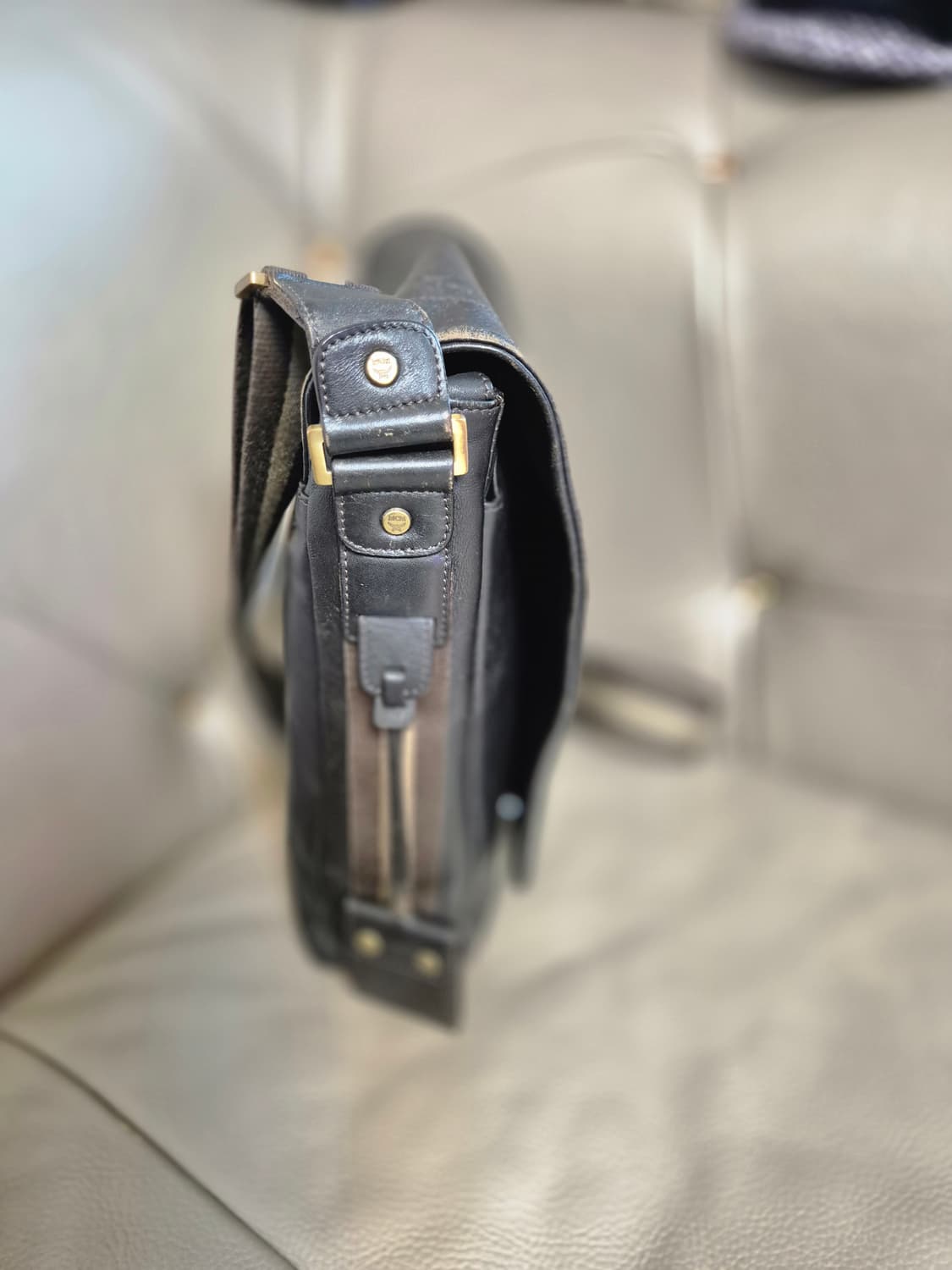 MCM 가죽 크로스백 남자 상품이미지3