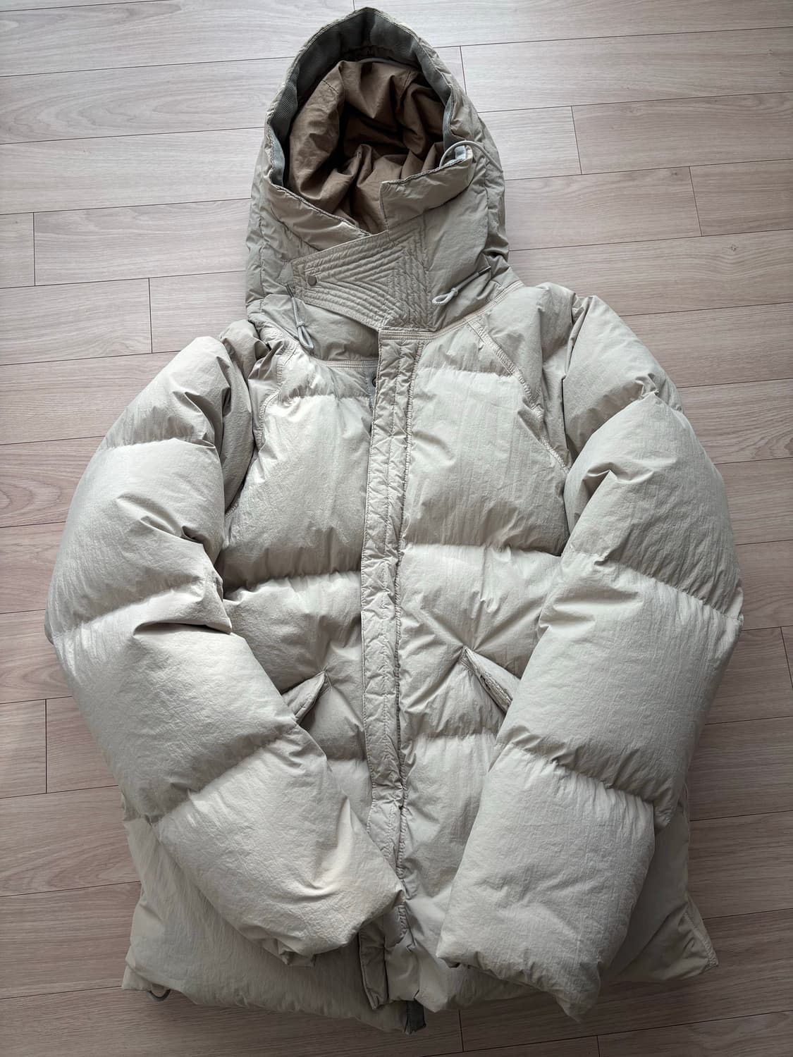 텐씨 아틱 베이지 50사이즈 컬티즘 한정판 상품이미지1