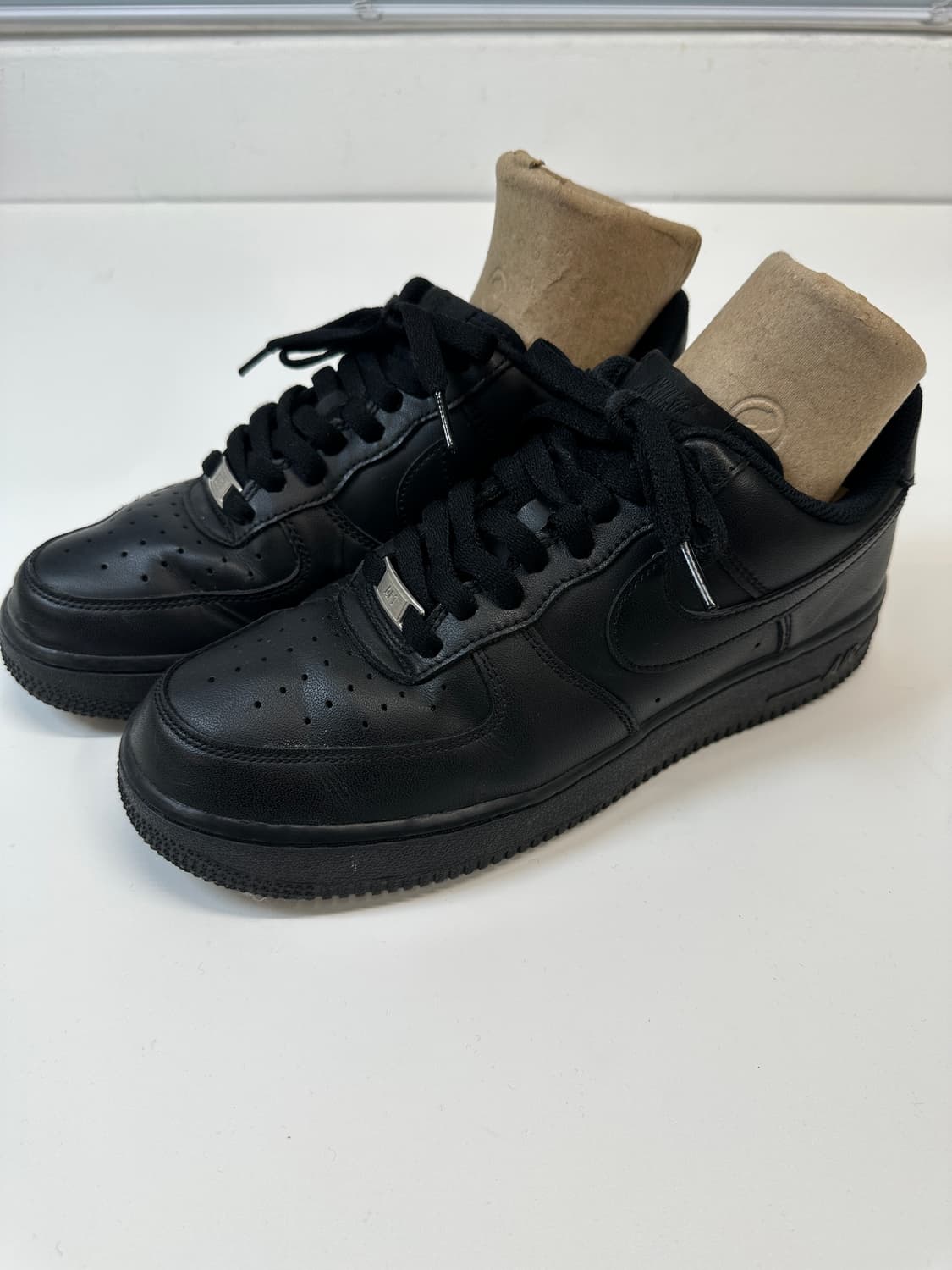 나이키 에어포스1로우 트리플블랙 265 상품이미지2