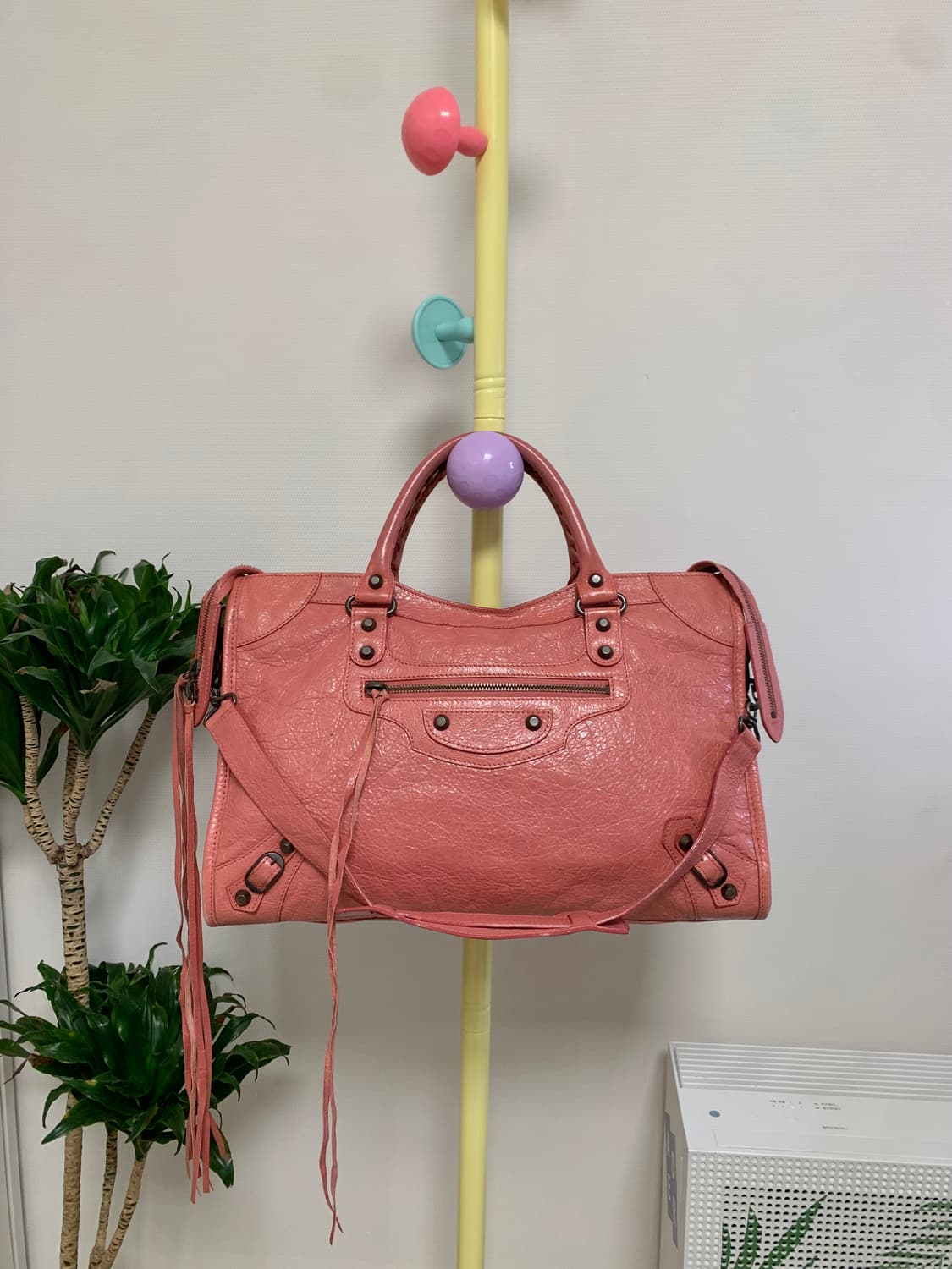 발렌시아가 클래식 모터백 밀크핑크 상품이미지1