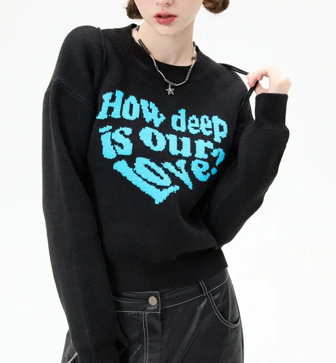 러브이즈트루 크롭 MY LOVE 니트 블루 (F) 상품이미지4