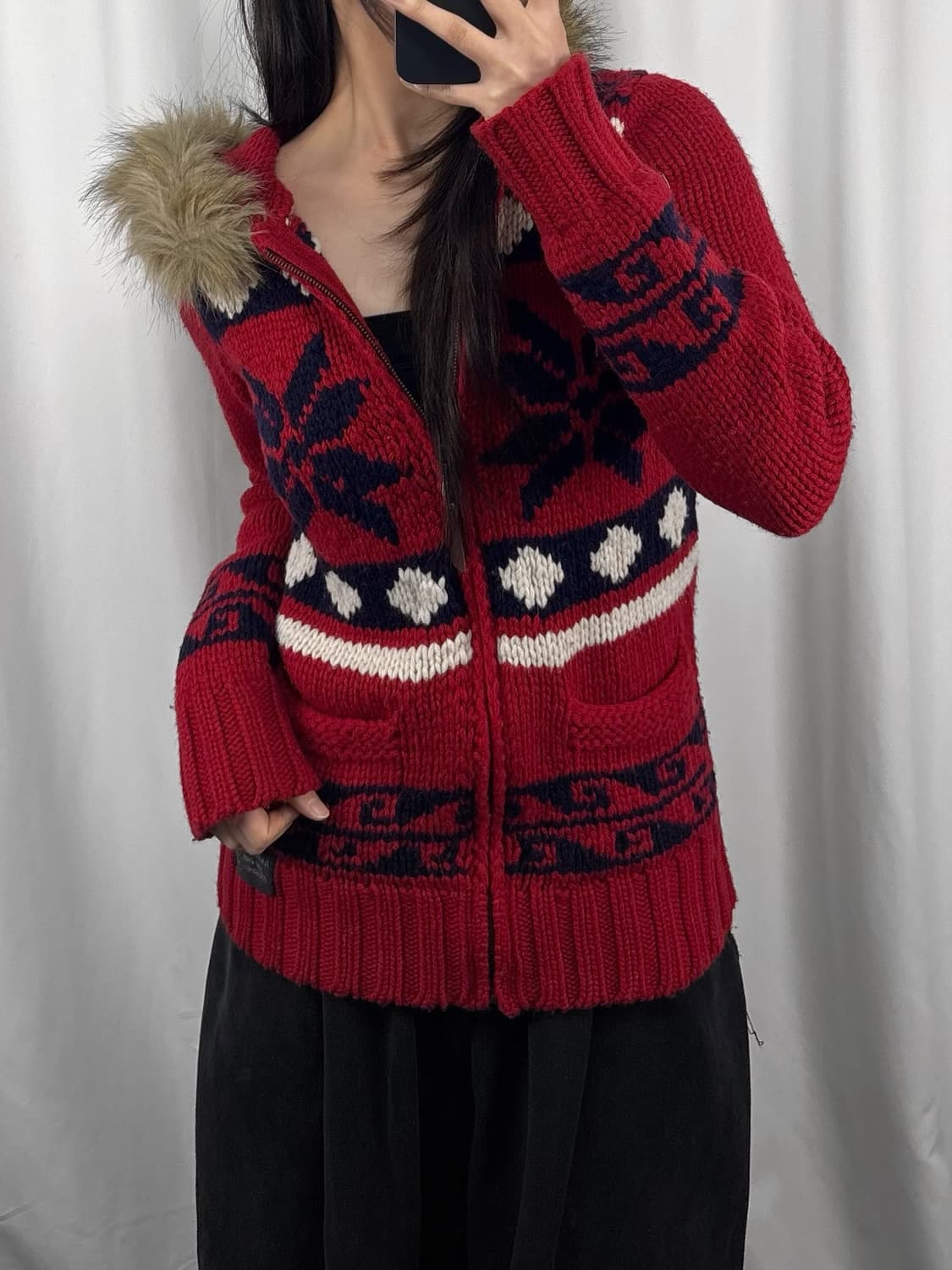 TBJ 레드 노르딕 퍼 후드 니트 집업 상품이미지2