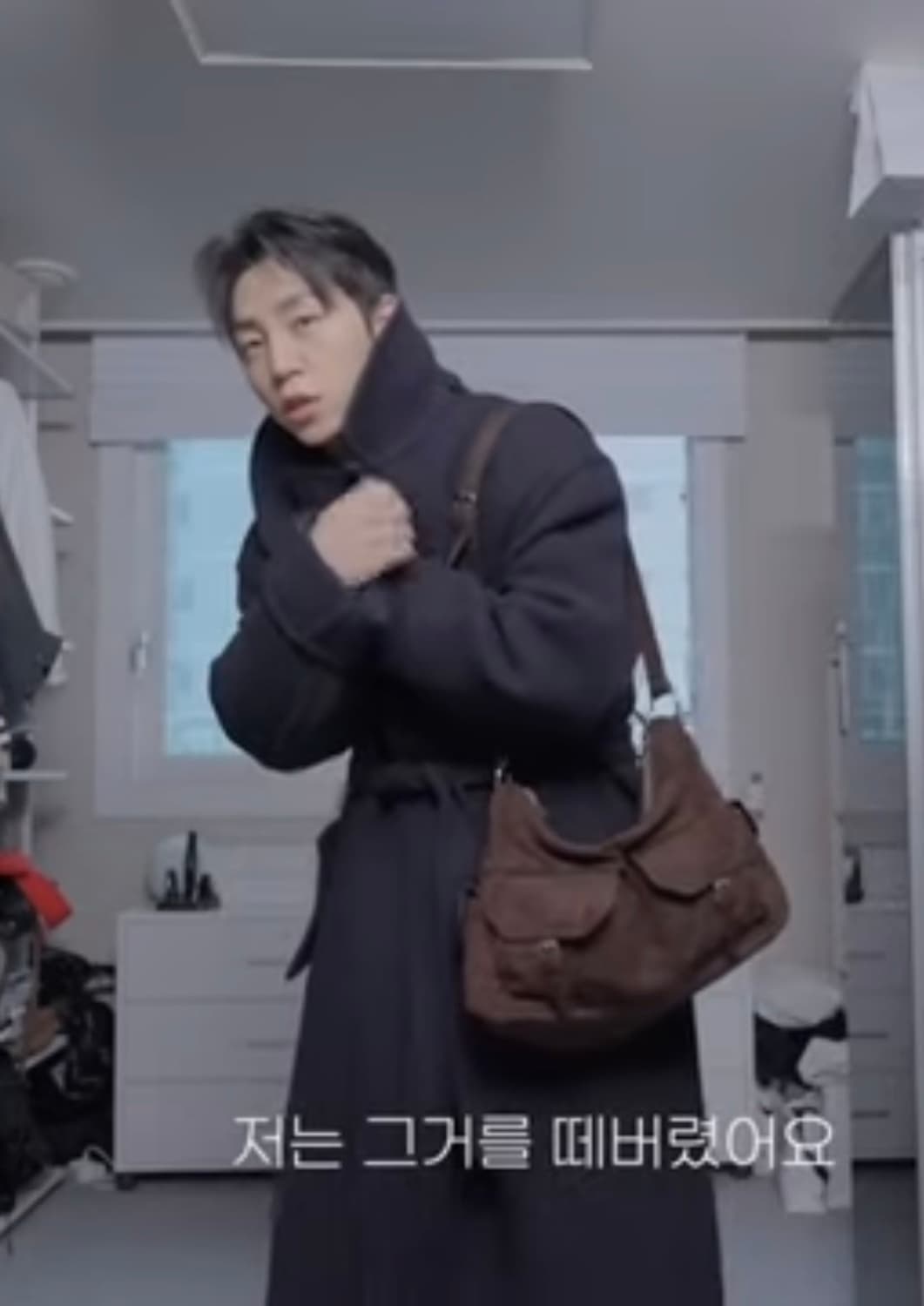 스탠드오일 조이백 다크브라운 스웨이드 상품이미지3