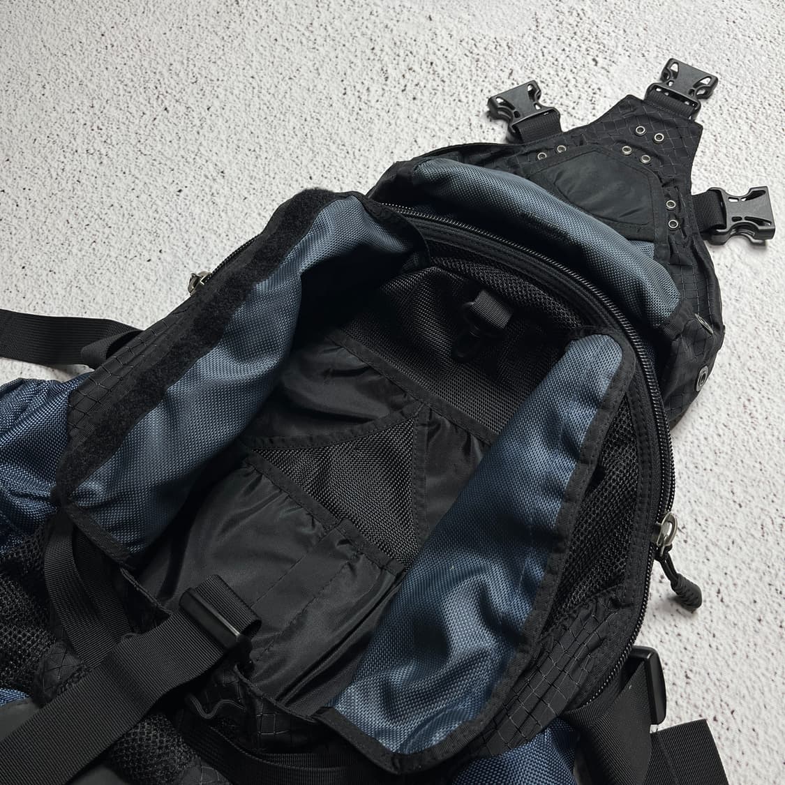 Vintage 00s Oakley Icon Backpack 2.0 상품이미지4