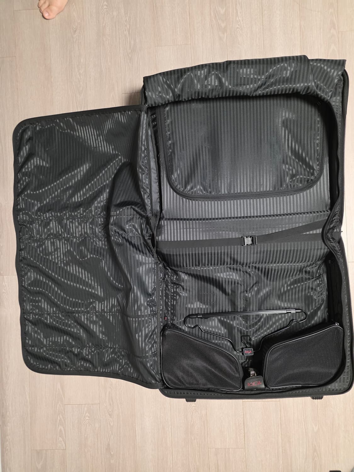 TUMI Ballistic 2휠 Garment Bag (2231D3) 상품이미지7