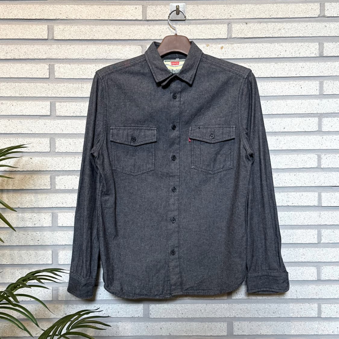 리바이스 헤링본 위빙 웨스턴 워크셔츠 플랩포켓 디테일 차콜 상품이미지1