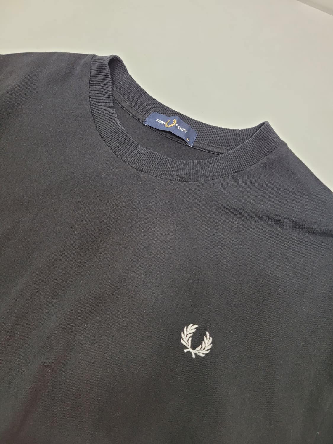 프레드페리 볼드 브랜딩 티셔츠 / 남 XL 블랙
 상품이미지4