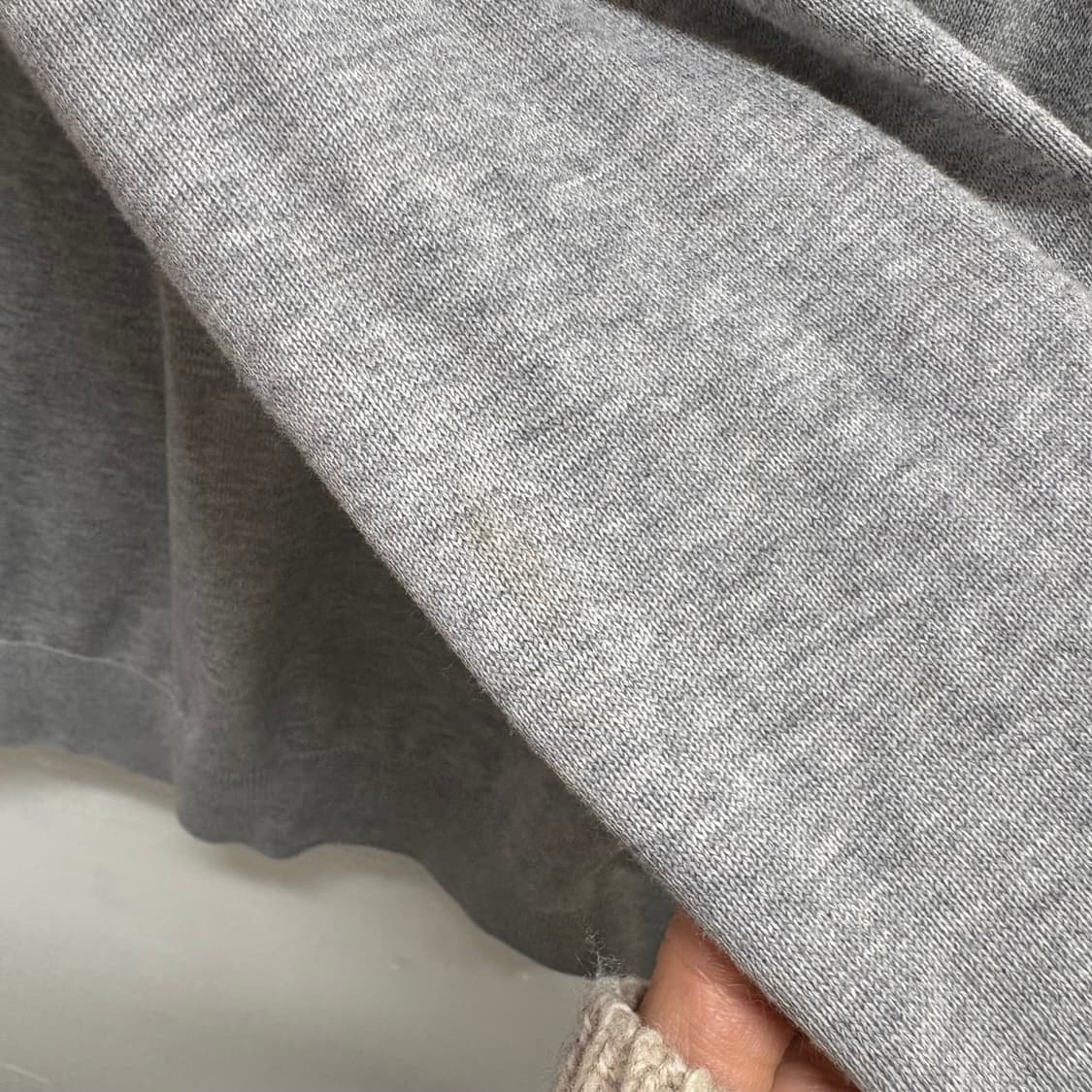 라코스테 라이브 그레이 브이넥 코튼 니트 (105) 상품이미지4