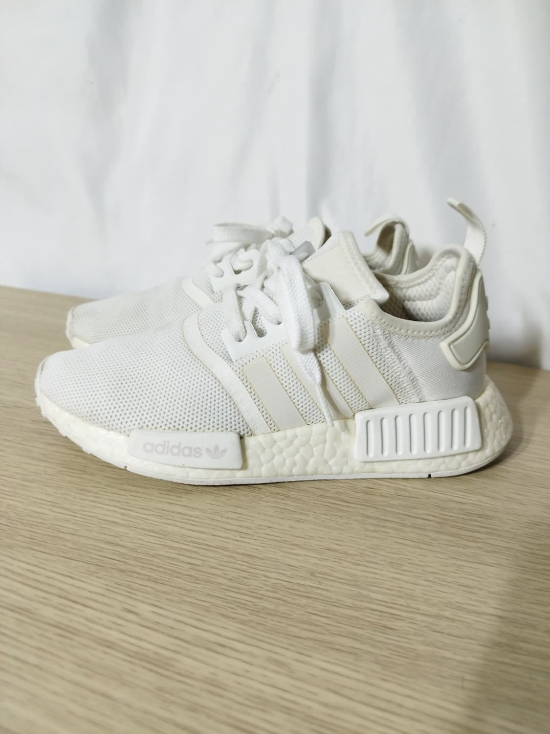 225mm 아디다스 nmd r1 운동화 상품이미지1